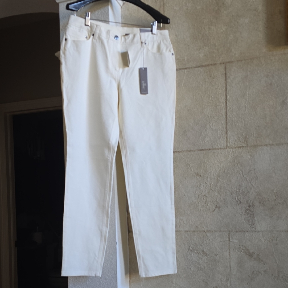 Chico's Cream So Slimming Pants